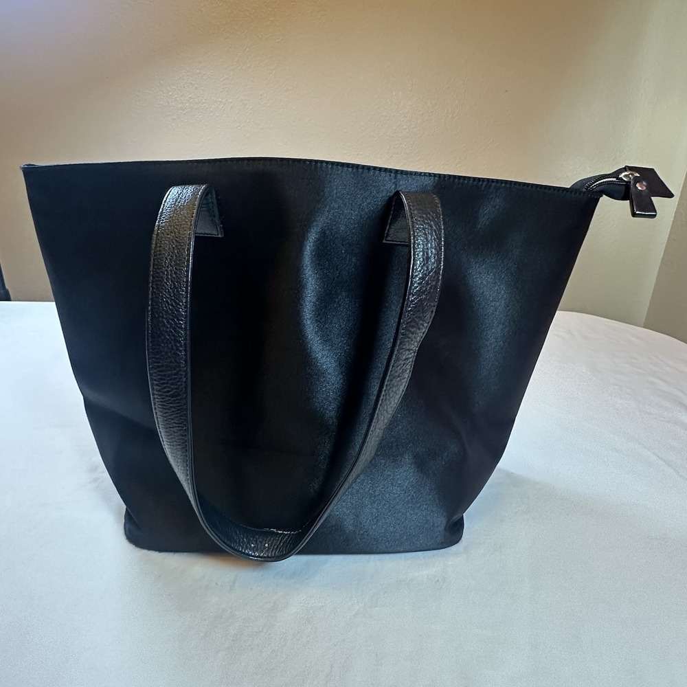 Chico's Classic Black Shoulder Tote Bag Purse Shiny Zipper Closure Inside Pocket